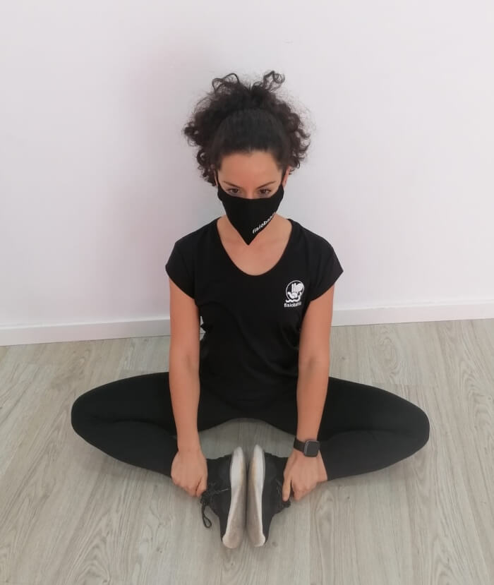 Ejercicio para tendinitis pata de ganso postura de la mariposa